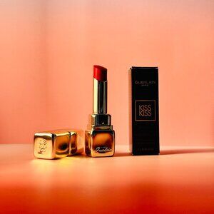 Guerlain KissKiss Shine Bloom in shade 729 Daisy Red